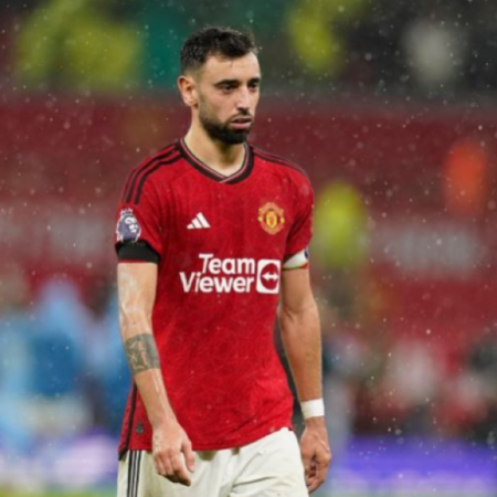 Bruno Fernandes: ’10 người sao thi đấu xuất sắc’