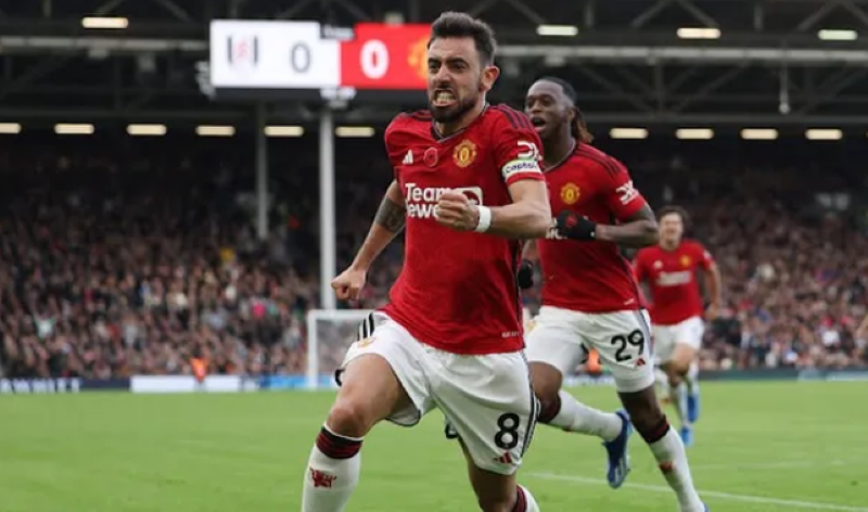 Bruno Fernandes tỏa sáng trước Fulham