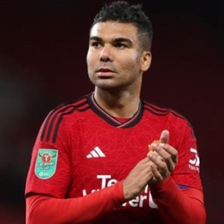 Casemiro chấn thương, MU đang gặp khó khăn về nhân sự trước trận đấu với Fulham.